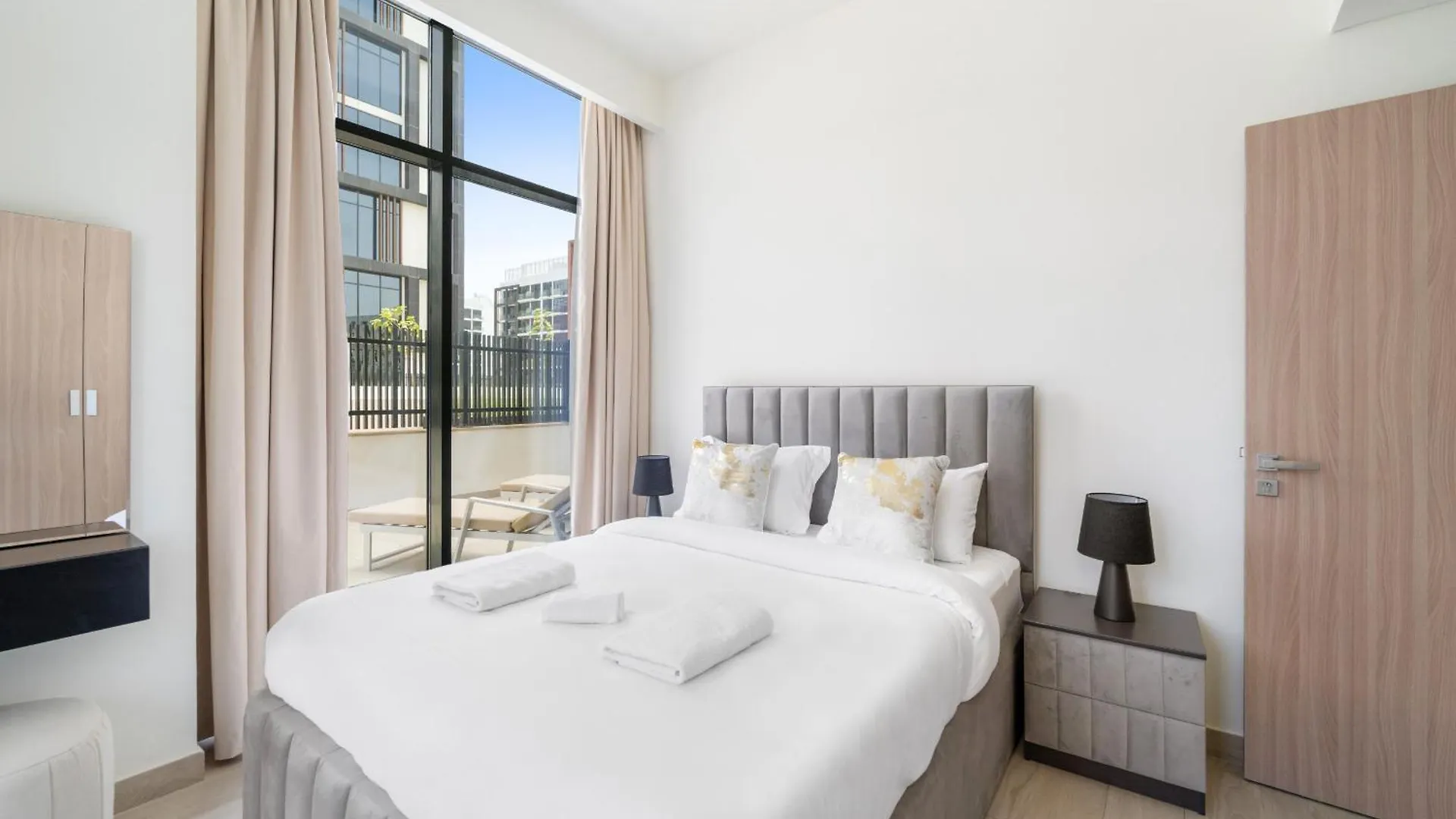 Vayk - Modern 3 Bd With A Spacious Terrace Dubai