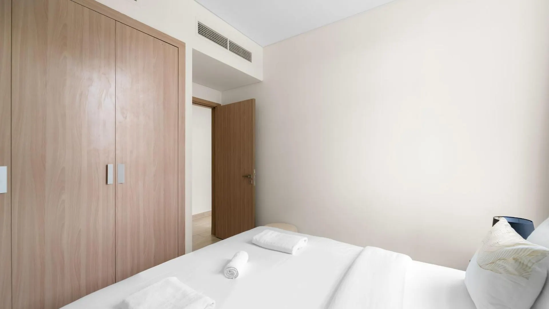 Vayk - Modern 3 Bd With A Spacious Terrace Dubai 0*,  Förenade Arabemiraten